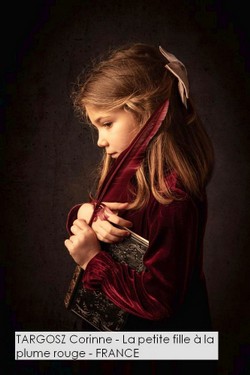 TARGOSZ Corinne - La petite fille à la plume rouge - FRANCE.jpg