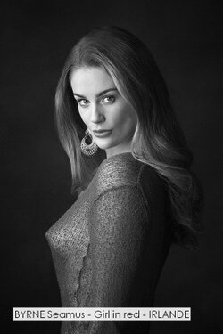 BYRNE Seamus - Girl in red - IRLANDE.jpg