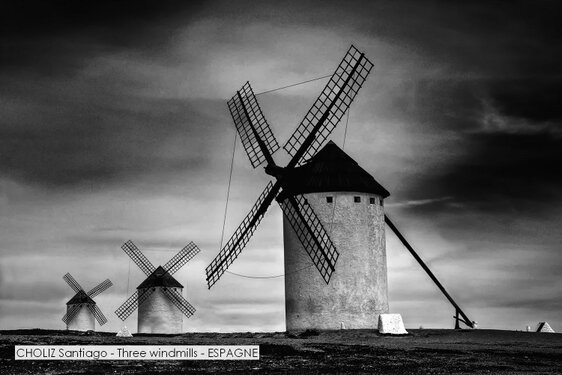 CHOLIZ Santiago - Three windmills - ESPAGNE.jpg