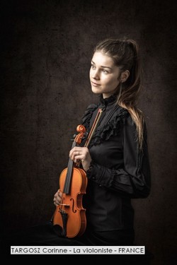 TARGOSZ Corinne - La violoniste - FRANCE.jpg