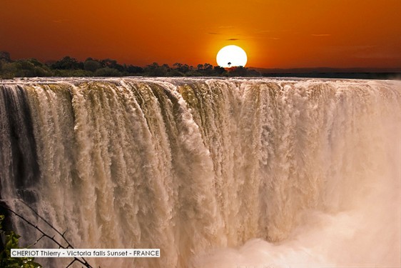 CHERIOT Thierry - Victoria falls Sunset - FRANCE.jpg