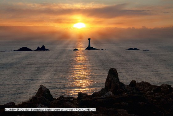 MORTIMER David - Longships Lighthouse at Sunset - ROYAUME-UNI.jpg