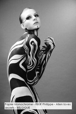 Papier Monochrome - RIKIR Philippe - Alien loves secrets - BELGIQUE.jpg