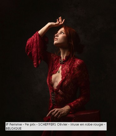 IP Femme - 9e prix - SCHEPPERS Olivier - Muse en robe rouge - BELGIQUE.jpg