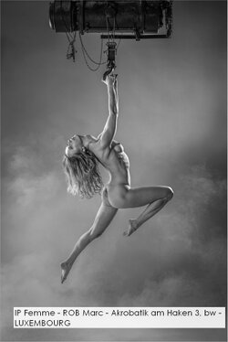 IP Femme - ROB Marc - Akrobatik am Haken 3, bw - LUXEMBOURG.jpg