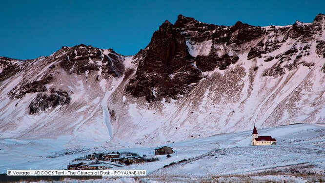 IP Voyage - ADCOCK Terri - The Church at Dusk - ROYAUME-UNI.jpg
