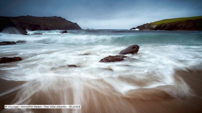 IP Voyage - HANAFIN Helen - The Wild Atlantic - IRLANDE.jpg