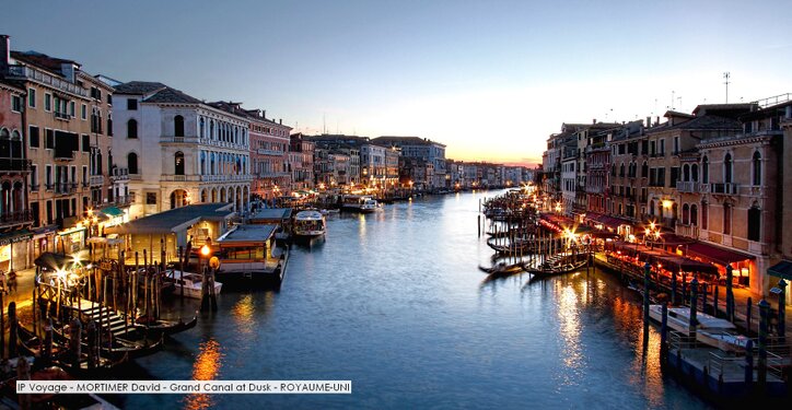 IP Voyage - MORTIMER David - Grand Canal at Dusk - ROYAUME-UNI.jpg